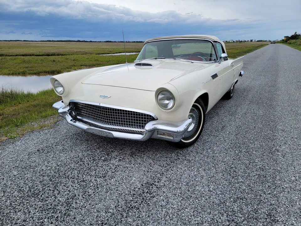 1957 Ford Thunderbird 1st Gen - Image 29 of 31