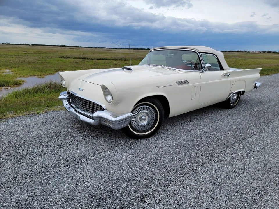 1957 Ford Thunderbird 1st Gen - Image 30 of 31