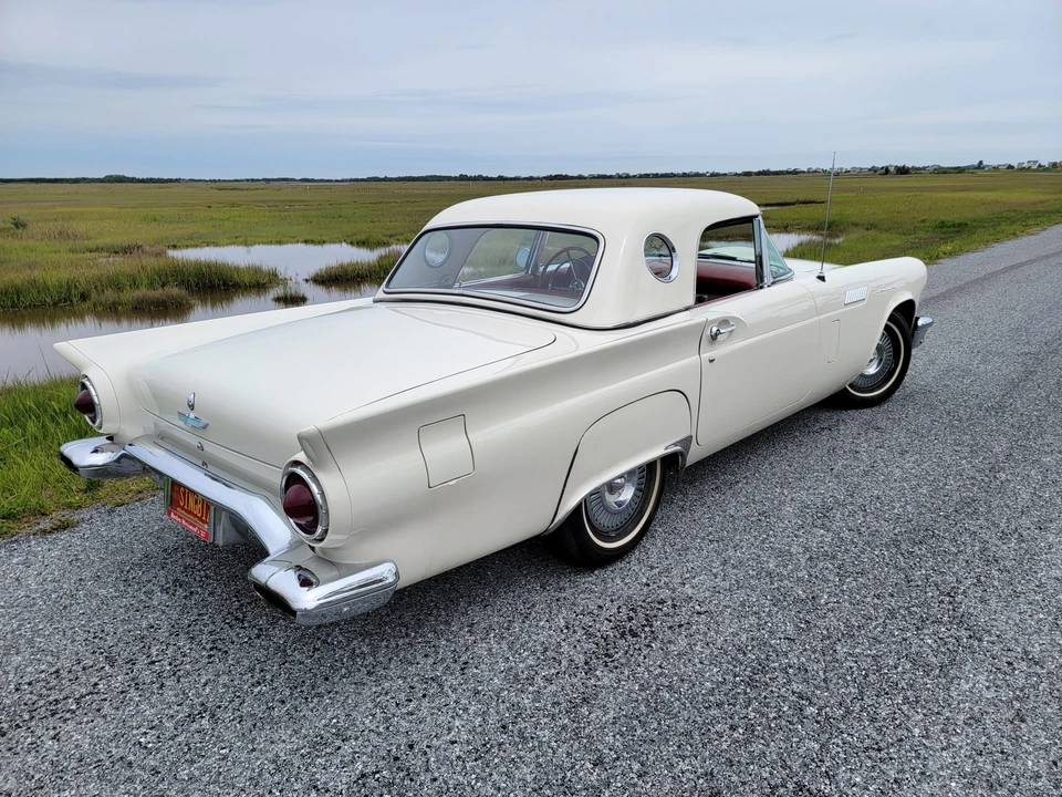 1957 Ford Thunderbird 1st Gen - Image 20 of 31