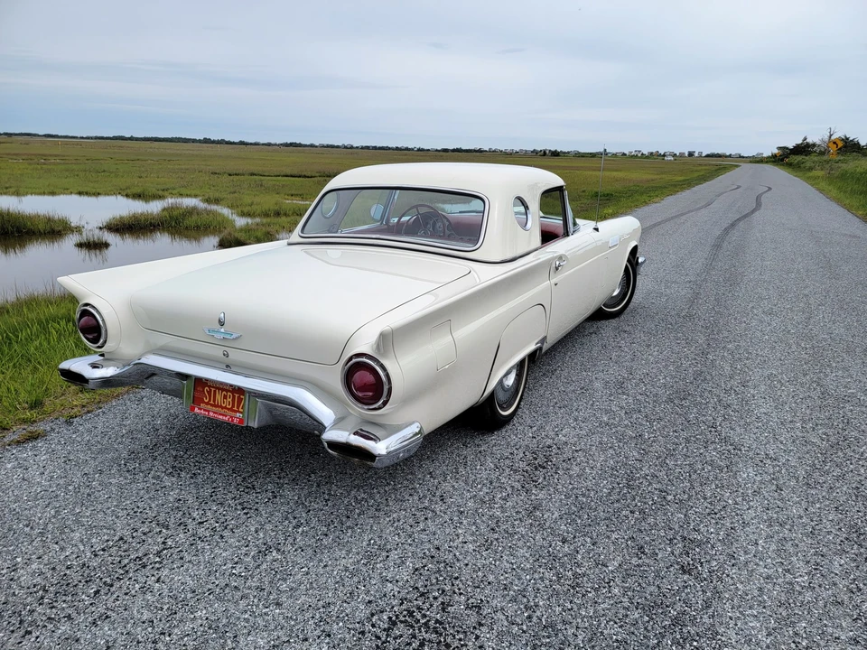 1957 Ford Thunderbird 1st Gen - Image 16 of 31