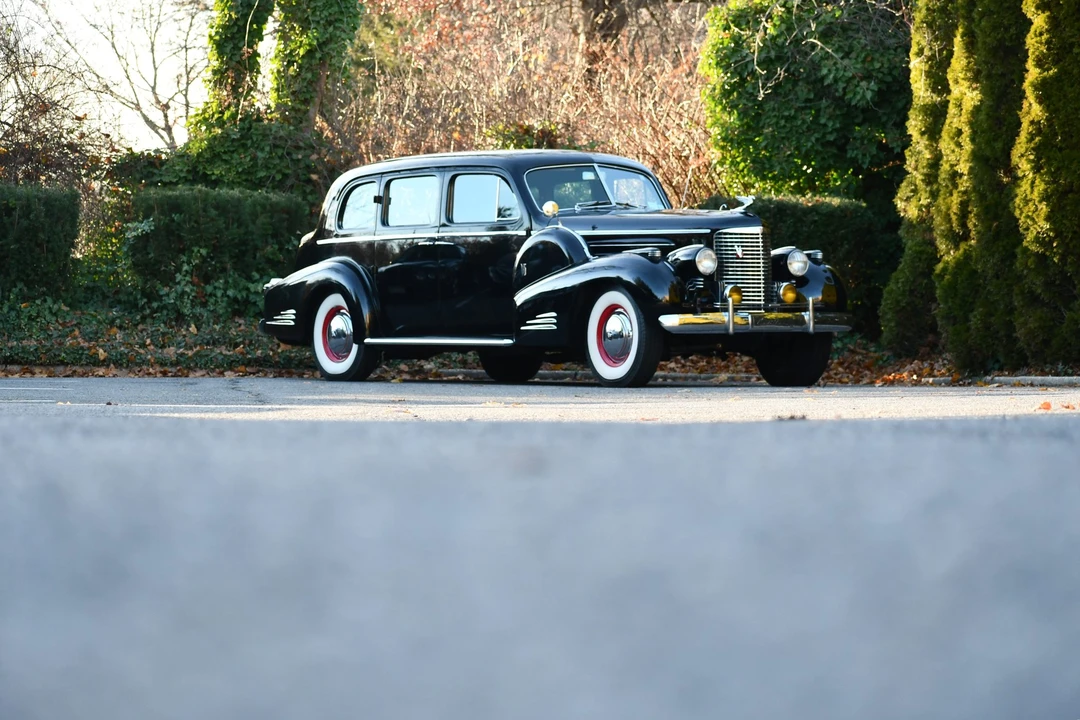 1939 Cadillac Series 70 & 75 - Image 4 of 31