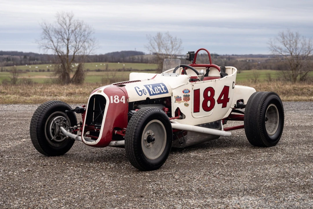 Ford Hot Rod - Image 1 of 31