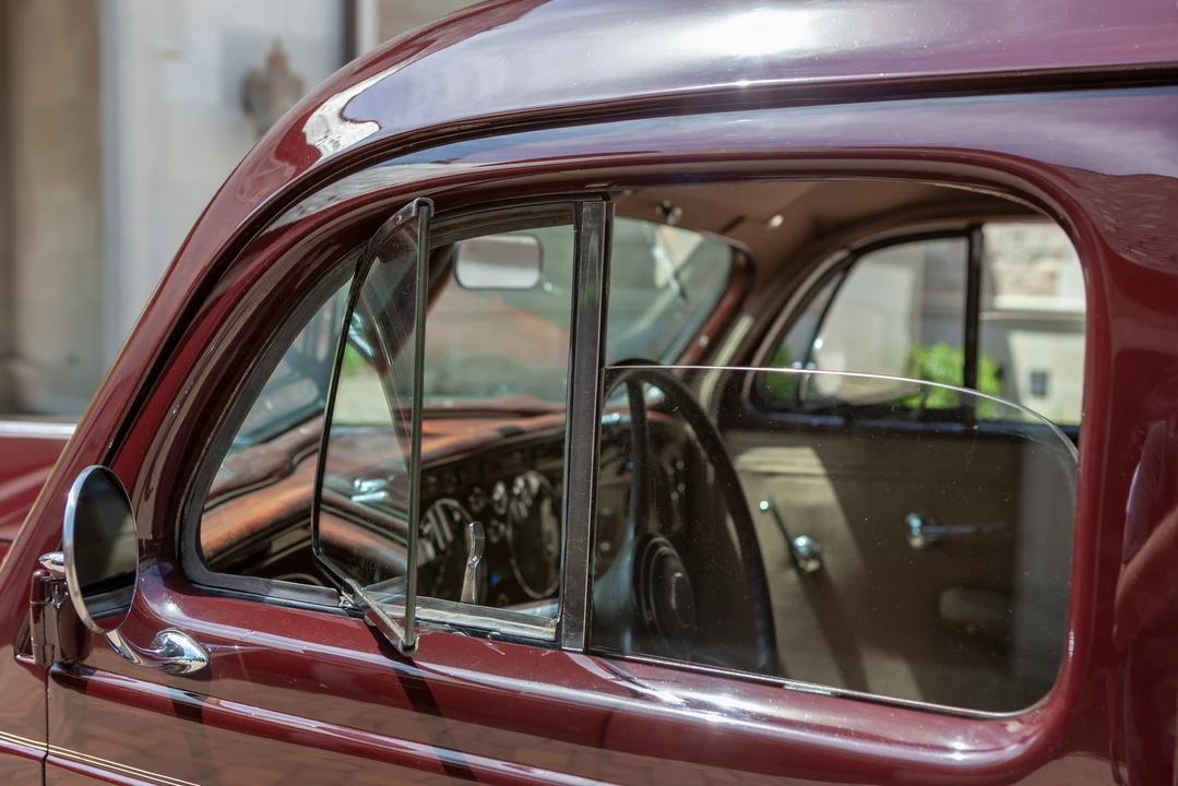 1935 Chrysler Airflow - Image 26 of 31
