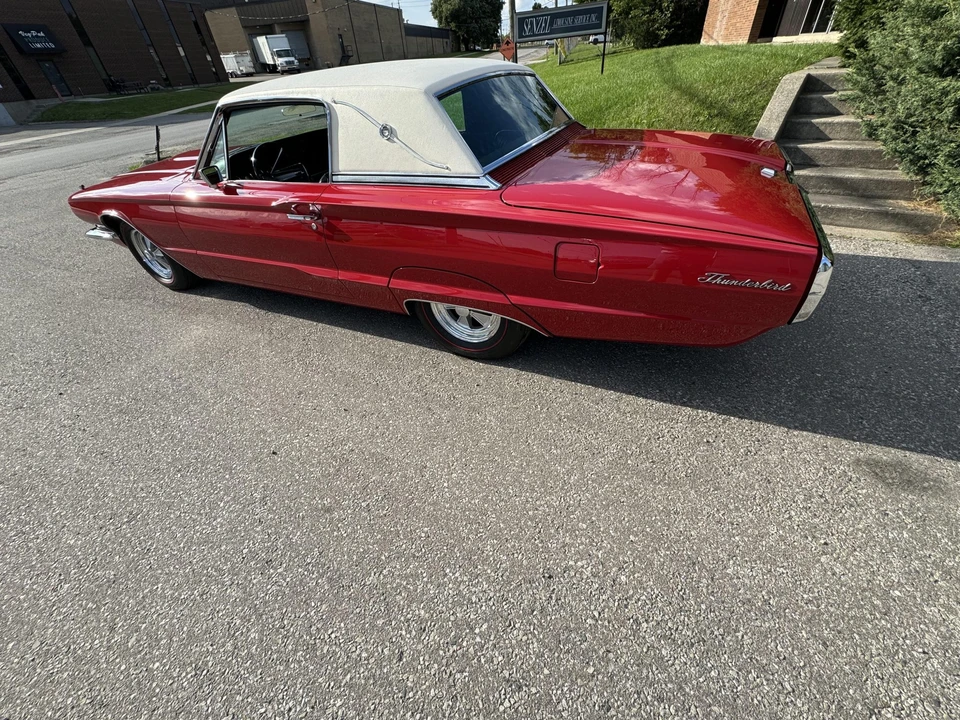 1966 Ford Thunderbird 4th Gen - Image 21 of 31