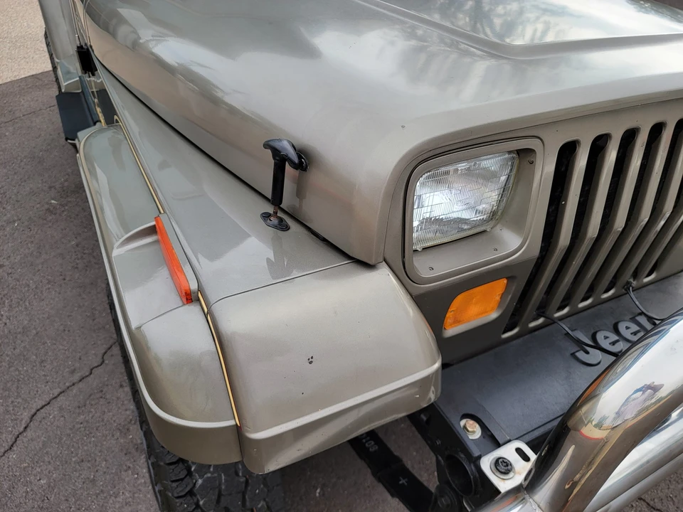 1988 Jeep YJ Wrangler - Image 17 of 31