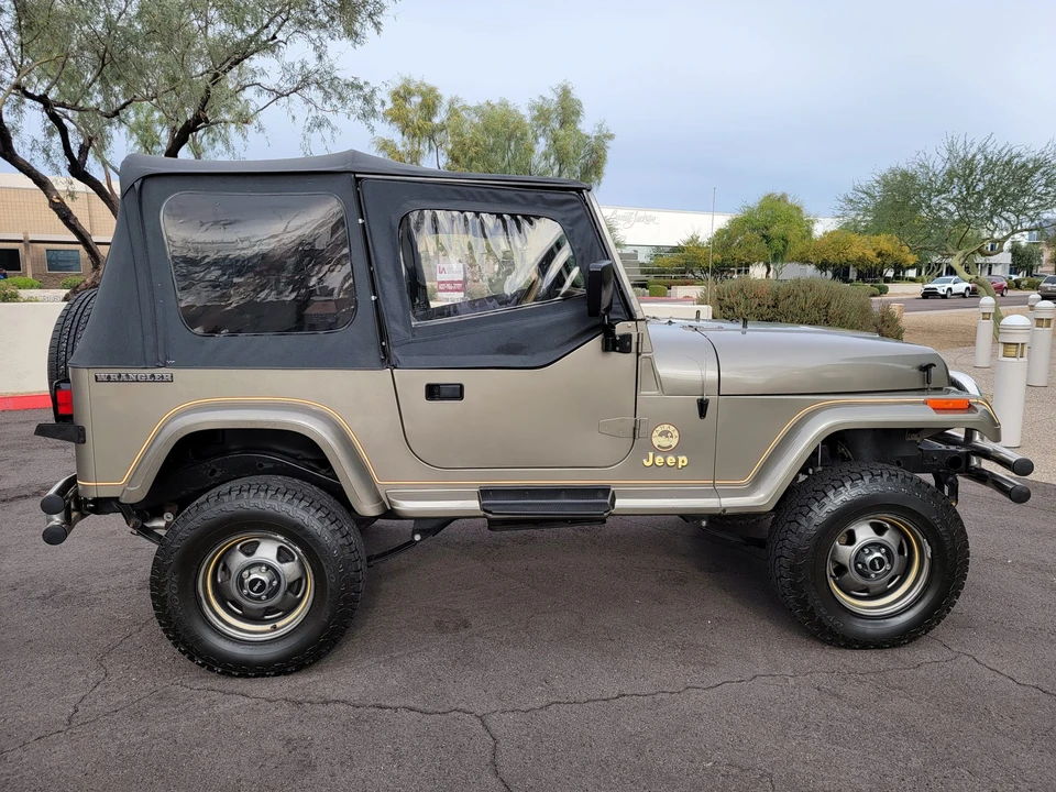 1988 Jeep YJ Wrangler - Image 10 of 31