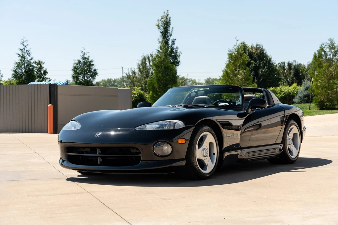 1995 Dodge Viper 1st Gen - Image 2 of 31