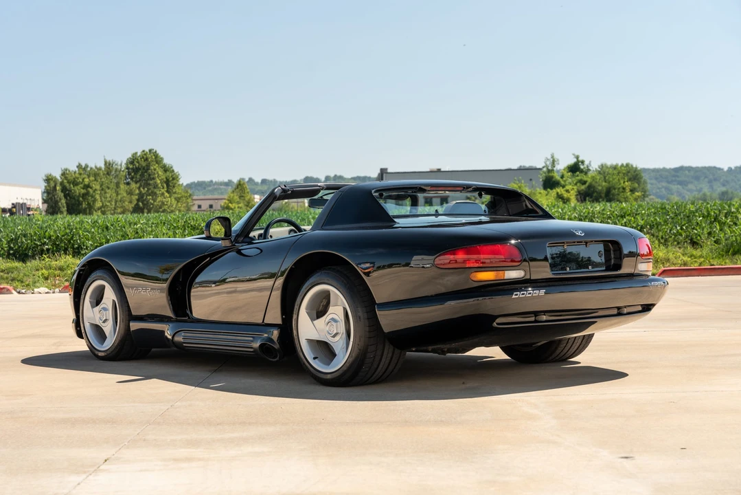 1995 Dodge Viper 1st Gen - Image 28 of 31