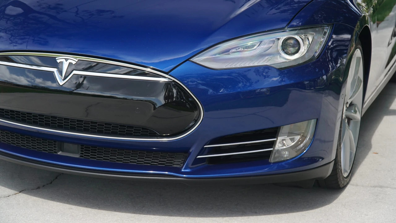 2015 Tesla Model S - Image 30 of 31