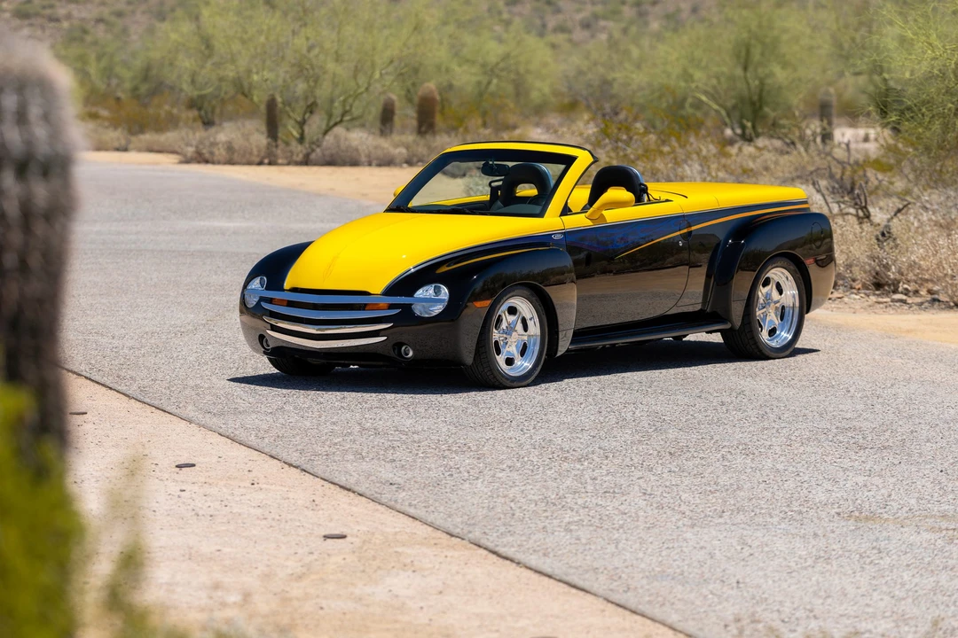 2004 Chevrolet SSR - Image 5 of 31