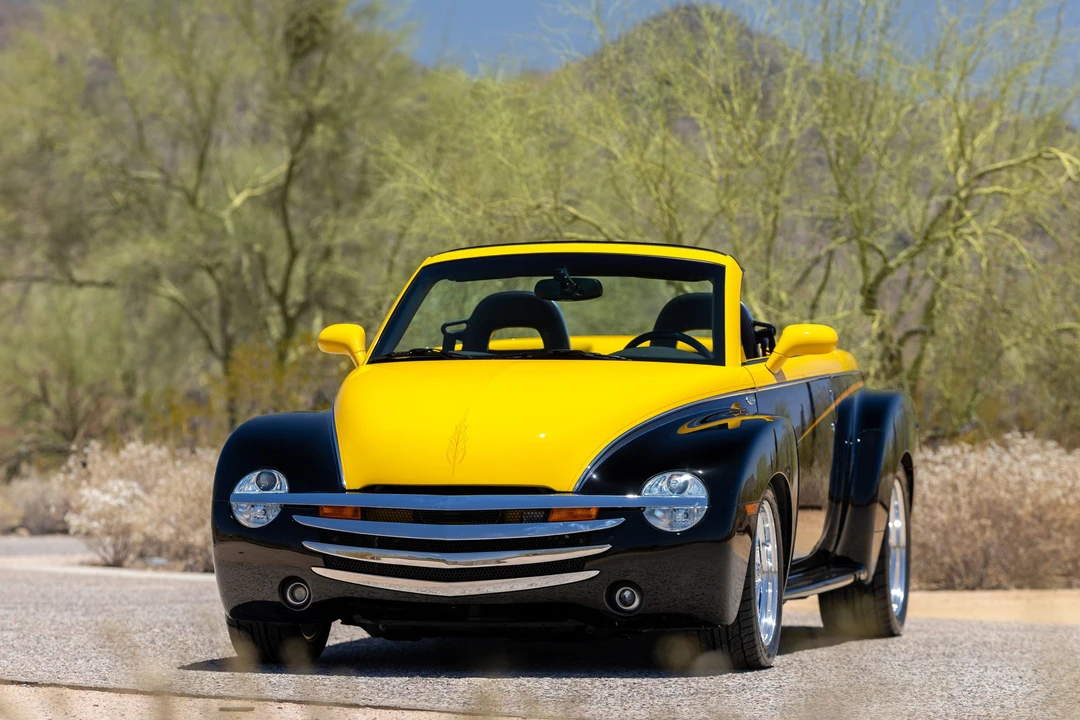 2004 Chevrolet SSR - Image 10 of 31