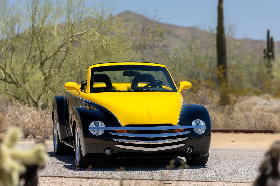2004 Chevrolet SSR - Image 15 of 31