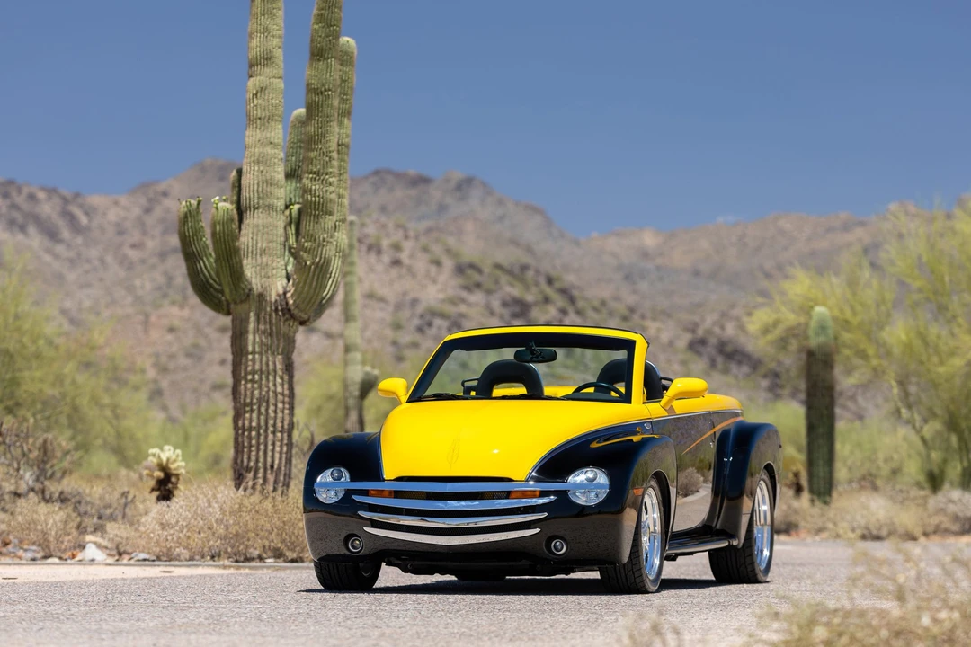 2004 Chevrolet SSR - Image 7 of 31