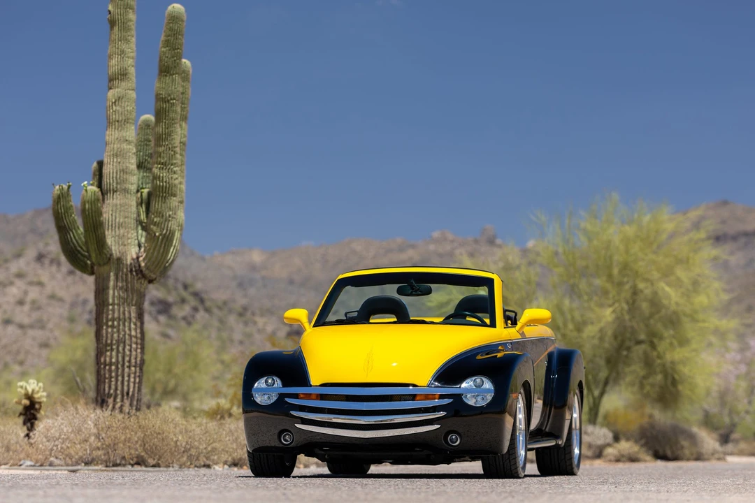 2004 Chevrolet SSR - Image 11 of 31