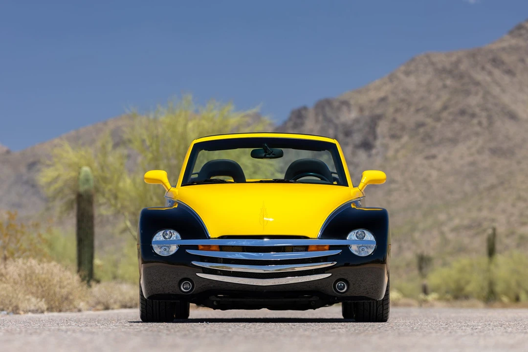 2004 Chevrolet SSR - Image 12 of 31