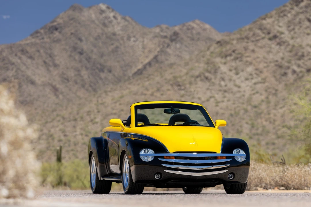 2004 Chevrolet SSR - Image 16 of 31