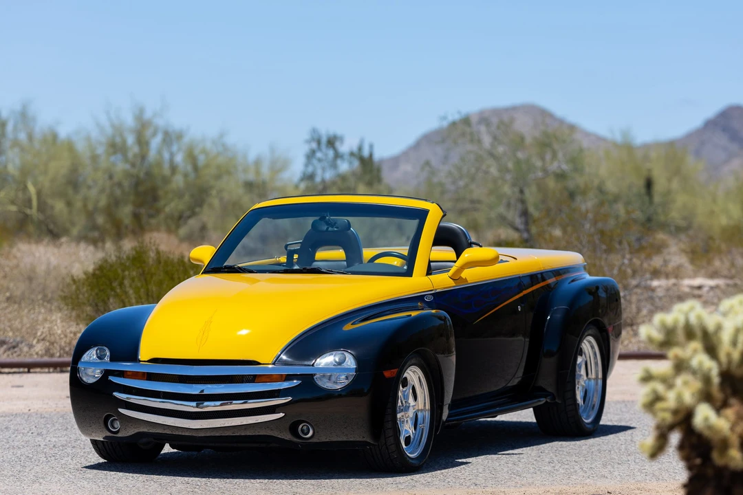 2004 Chevrolet SSR - Image 8 of 31