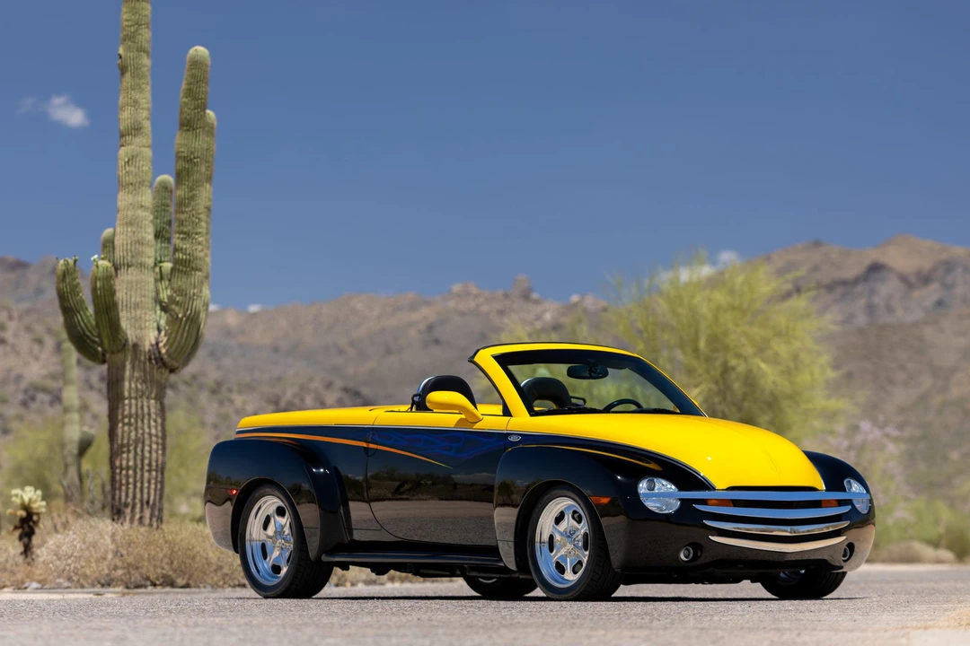 2004 Chevrolet SSR - Image 23 of 31