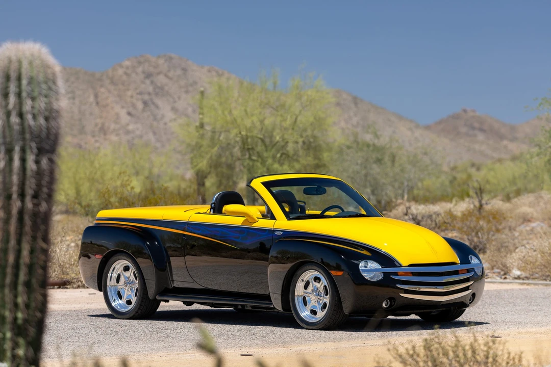 2004 Chevrolet SSR - Image 20 of 31