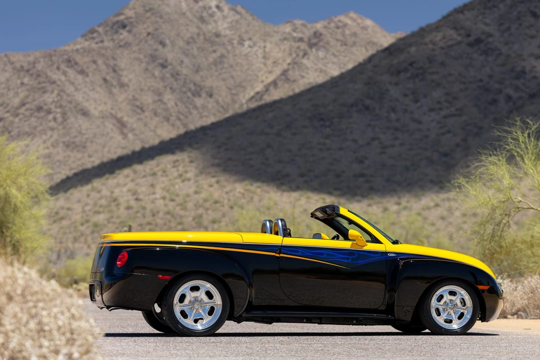 2004 Chevrolet SSR - Image 26 of 31