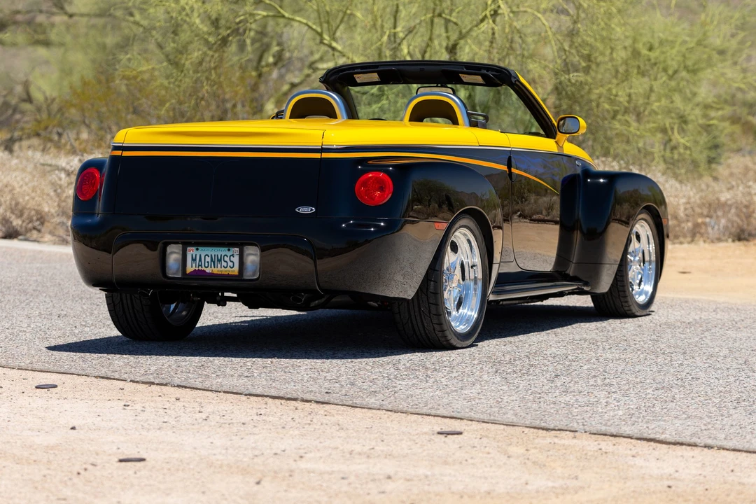 2004 Chevrolet SSR - Image 30 of 31
