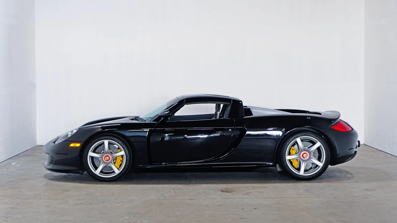 2004 Porsche Carrera GT - Image 7 of 31