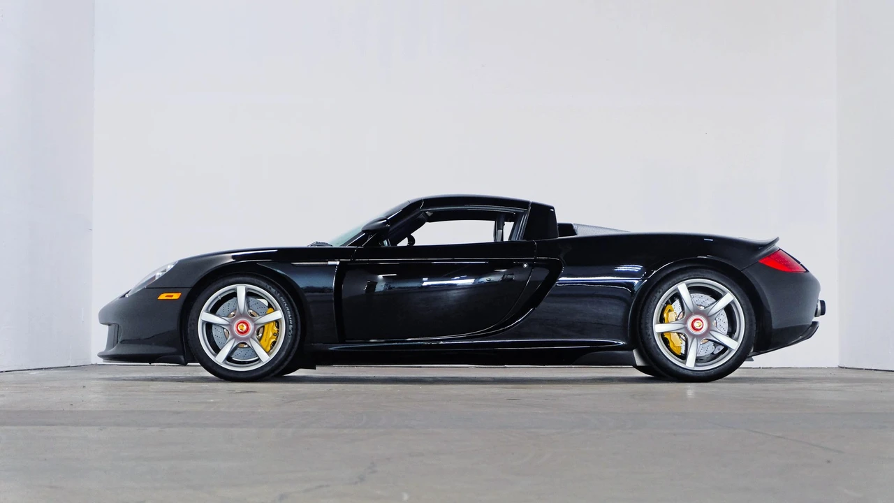 2004 Porsche Carrera GT - Image 9 of 31