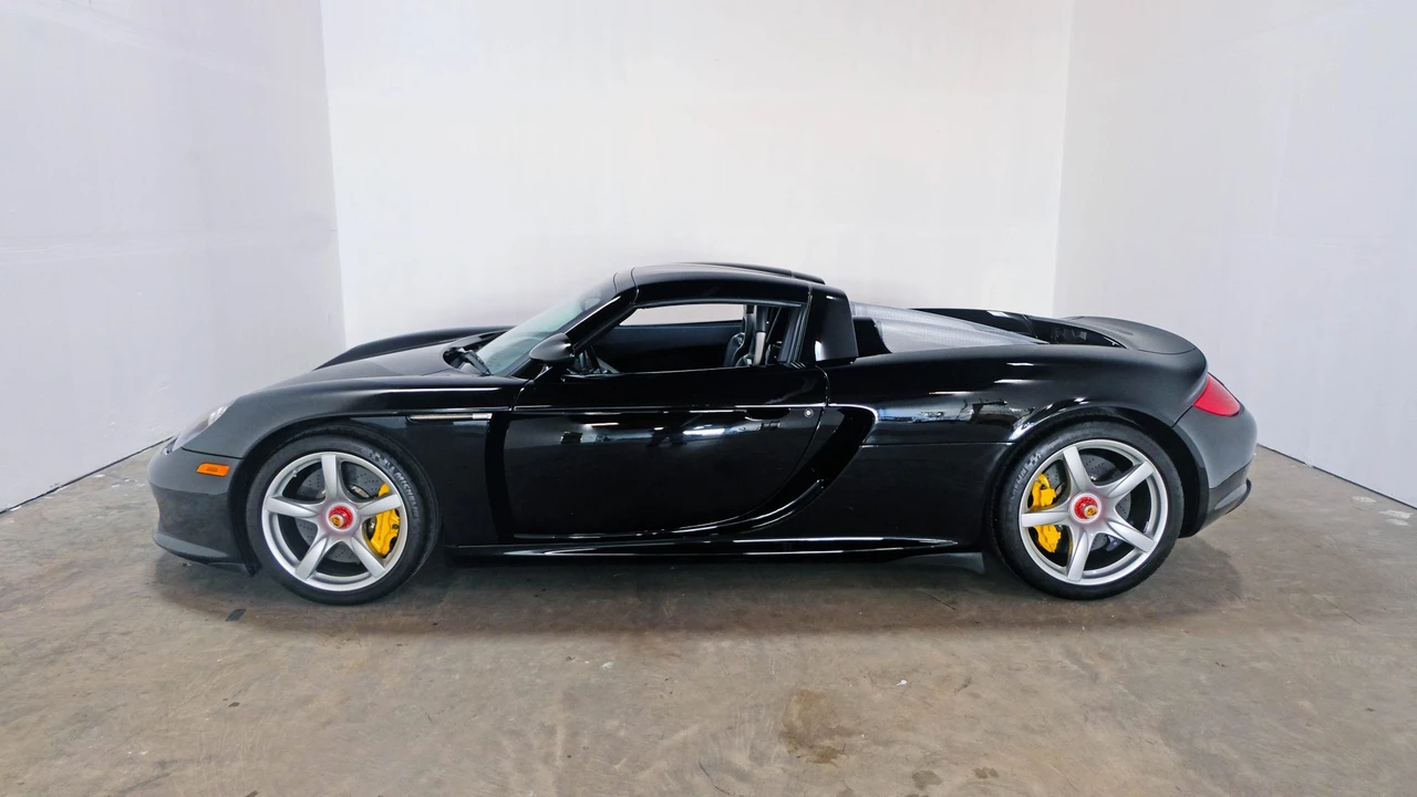 2004 Porsche Carrera GT - Image 10 of 31