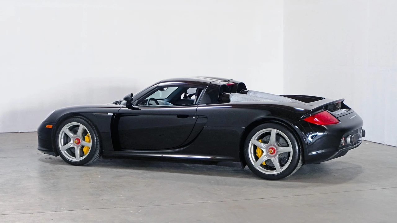 2004 Porsche Carrera GT - Image 16 of 31