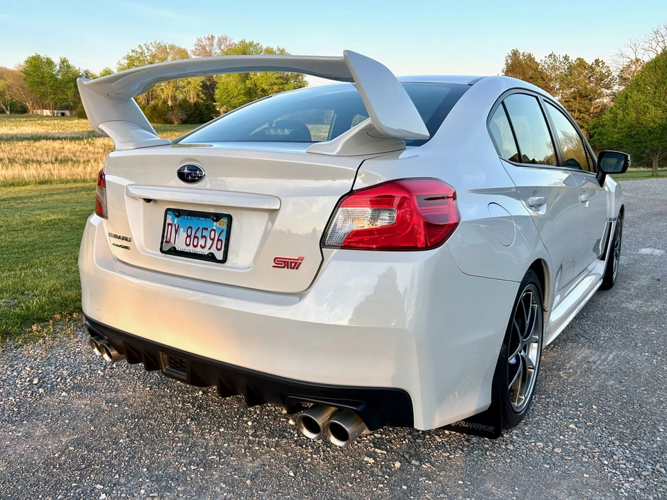 2015 Subaru Impreza WRX STi 4th Gen - Image 24 of 31