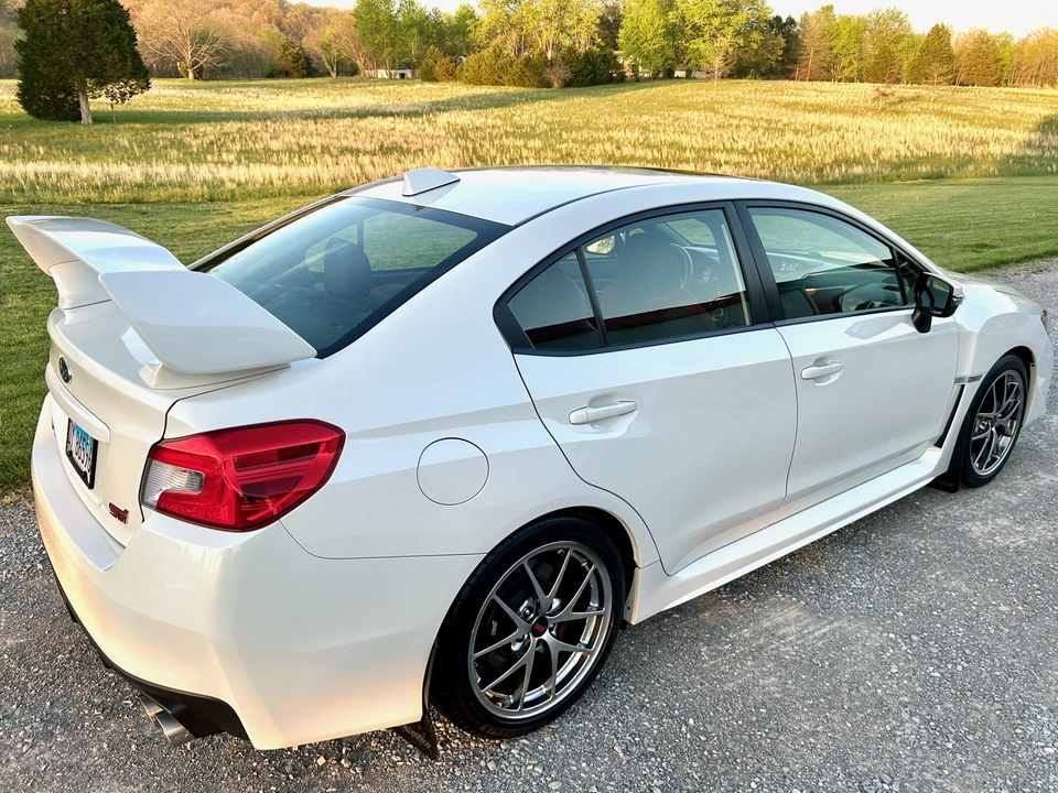 2015 Subaru Impreza WRX STi 4th Gen - Image 26 of 31