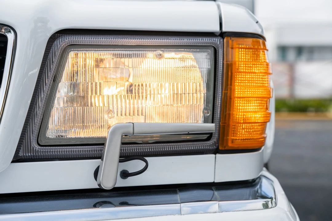 1988 Mercedes-Benz C126 S-Class Coupe - Image 16 of 31