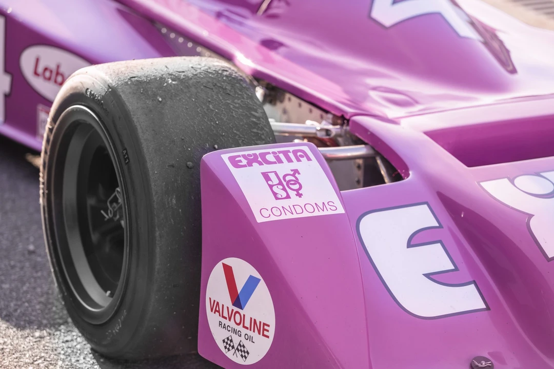 1977 Chevron - Image 12 of 31