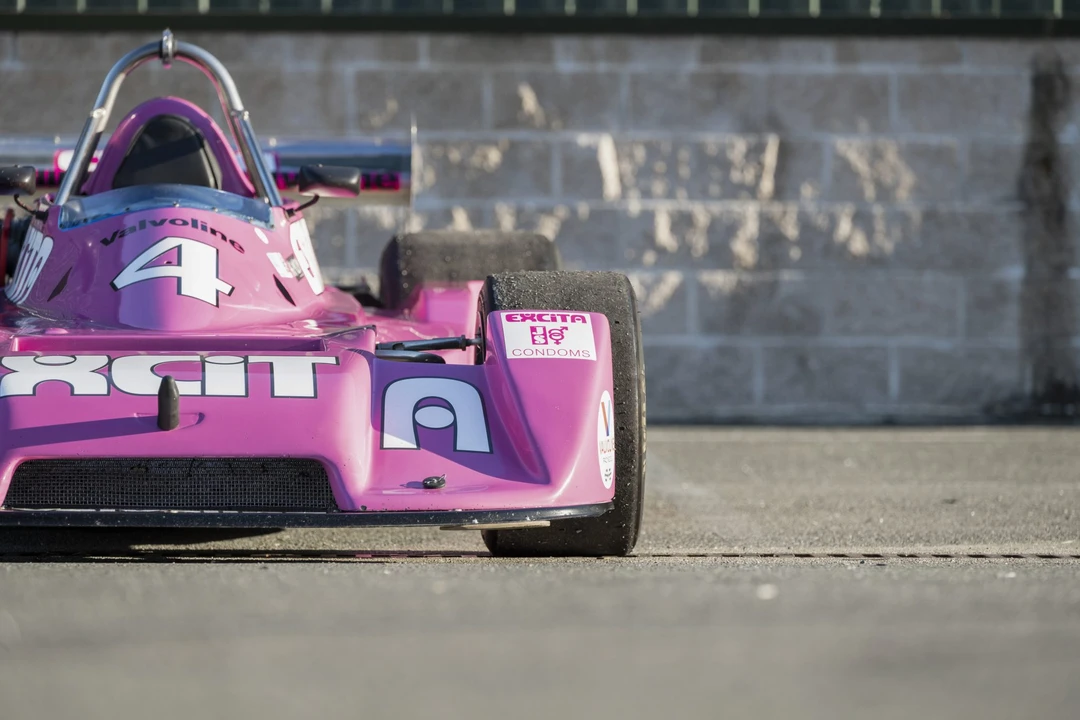 1977 Chevron - Image 11 of 31