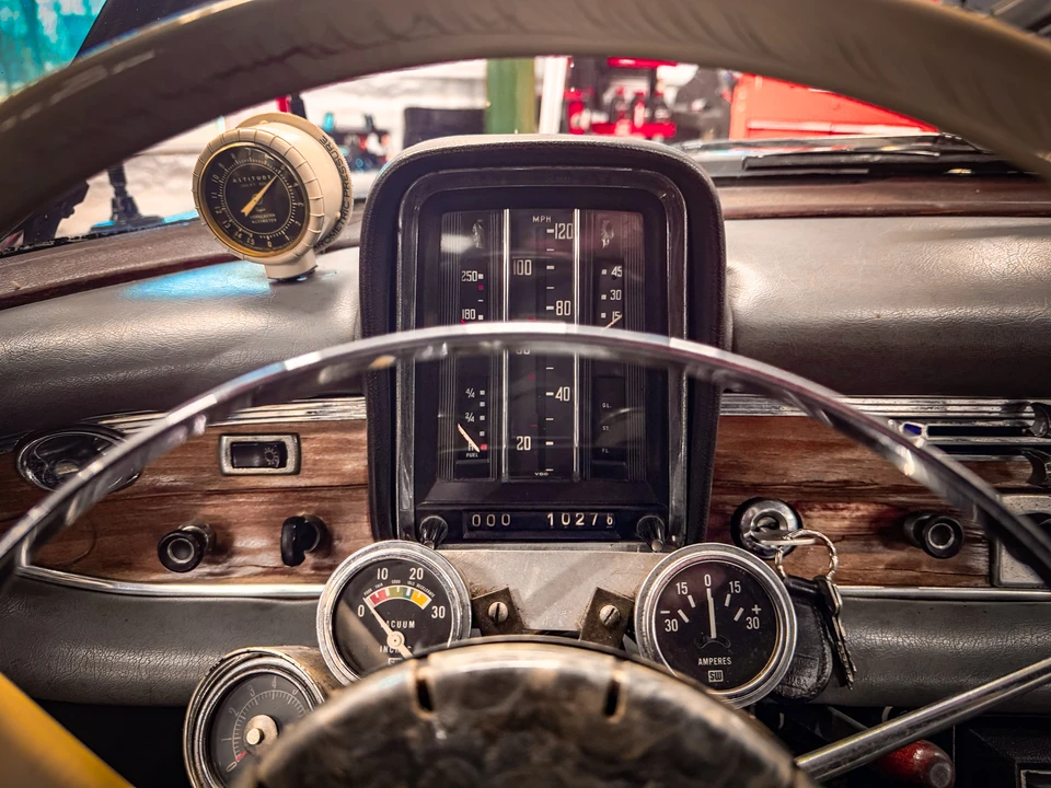 1960 Mercedes-Benz W111 Sedan - Image 29 of 31