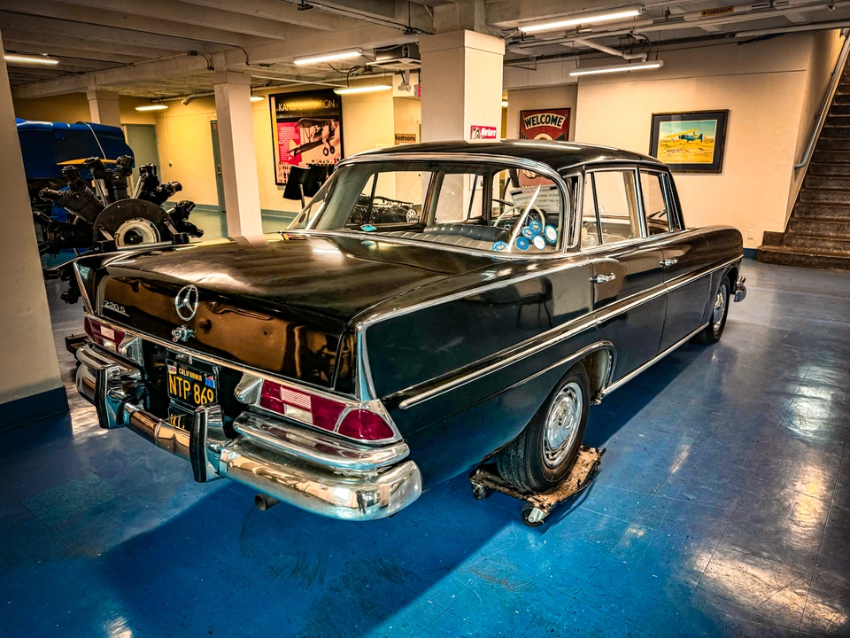 1960 Mercedes-Benz W111 Sedan - Image 5 of 31