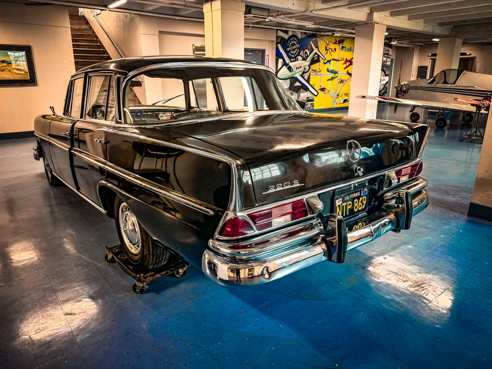 1960 Mercedes-Benz W111 Sedan - Image 3 of 31