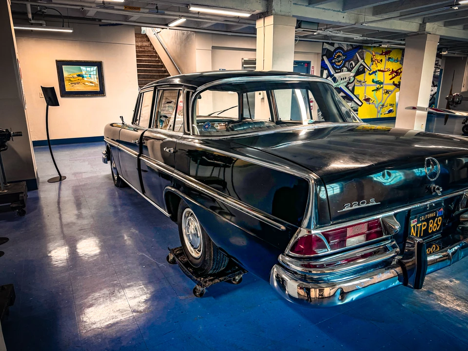 1960 Mercedes-Benz W111 Sedan - Image 12 of 31