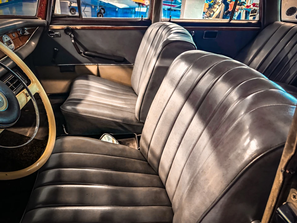 1960 Mercedes-Benz W111 Sedan - Image 19 of 31