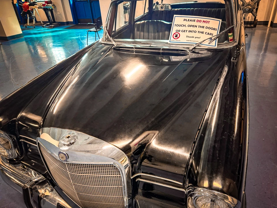 1960 Mercedes-Benz W111 Sedan - Image 11 of 31