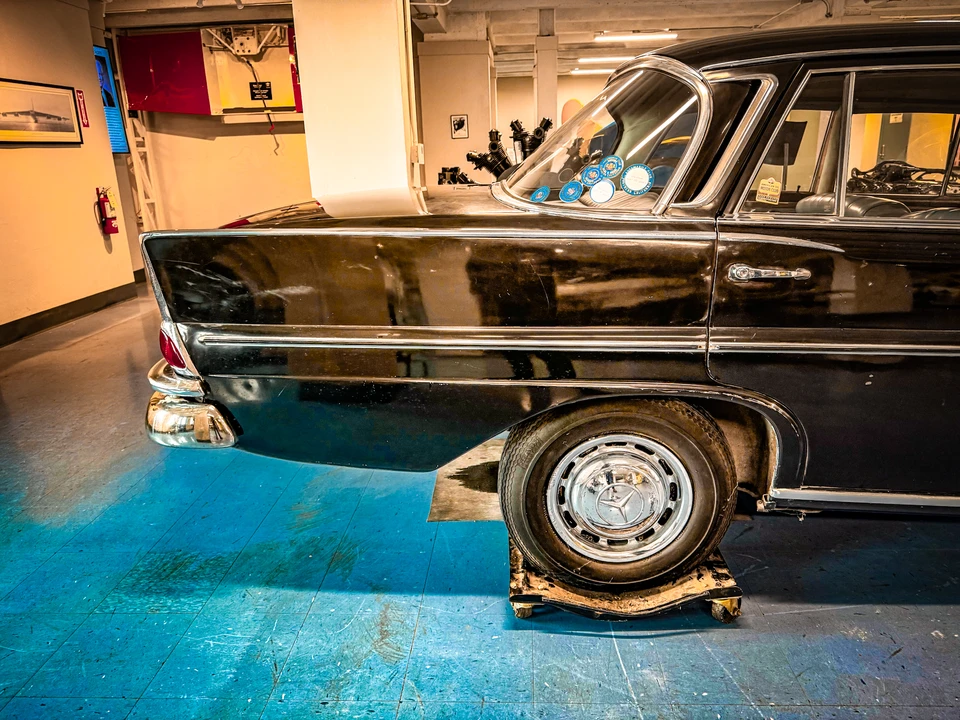 1960 Mercedes-Benz W111 Sedan - Image 13 of 31