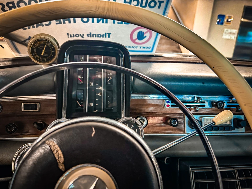1960 Mercedes-Benz W111 Sedan - Image 28 of 31