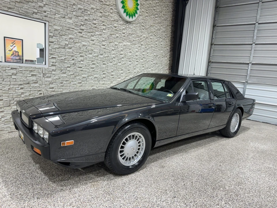 1989 Aston Martin Lagonda - Image 15 of 31