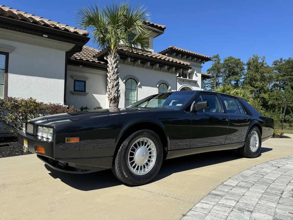 1989 Aston Martin Lagonda - Image 2 of 31
