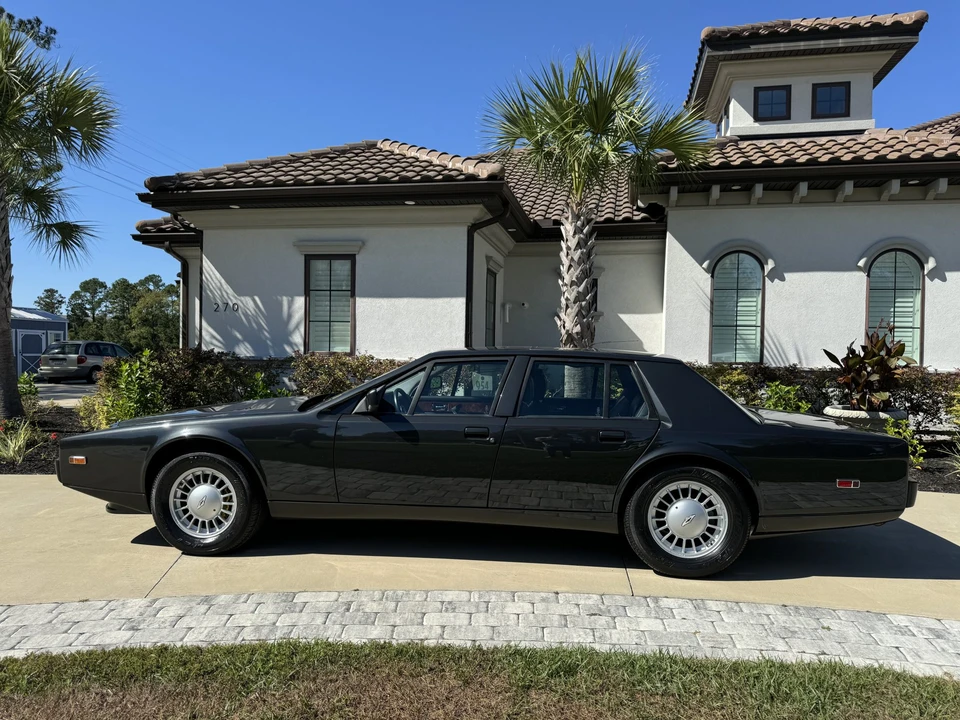 1989 Aston Martin Lagonda - Image 13 of 31