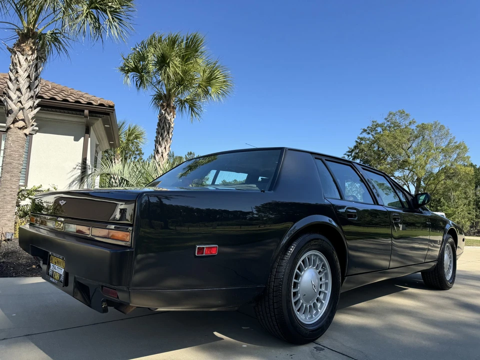 1989 Aston Martin Lagonda - Image 9 of 31