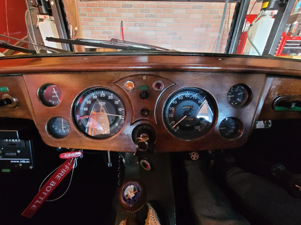 1947 Healey - Image 16 of 31