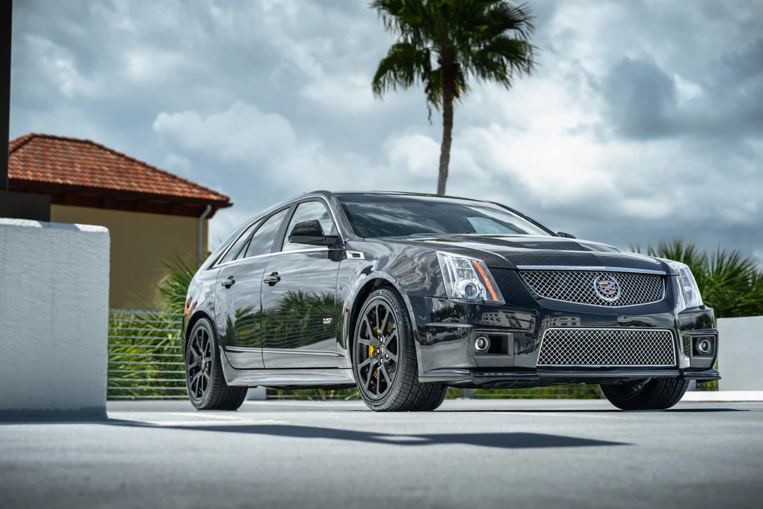 2013 Cadillac CTS-V 2nd Gen - Image 2 of 31