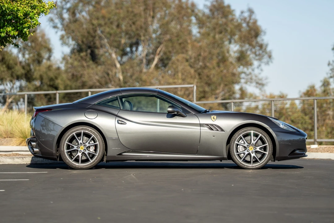 2011 Ferrari California - Image 11 of 31