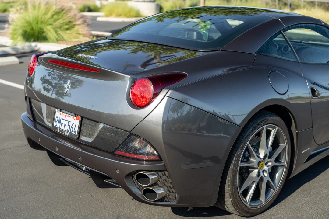 2011 Ferrari California - Image 30 of 31